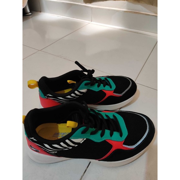 Sketchers X BT21 Men's Multicolor Sneakers US 3.5 NWB - Picture 1 of 5